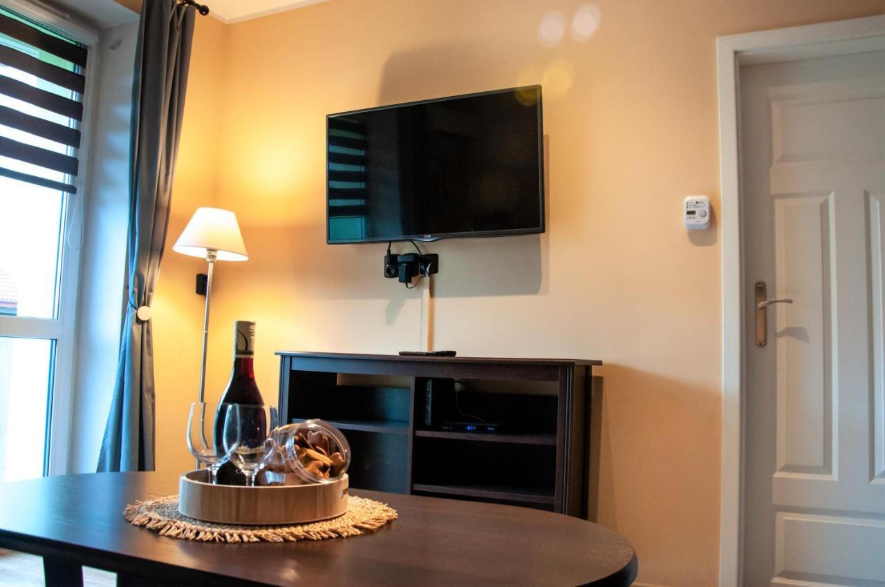 Apartament "Klimatycznie" - Przytulny, 4-Osobowy, Jelenia Gora, Cieplice Kültér fotó